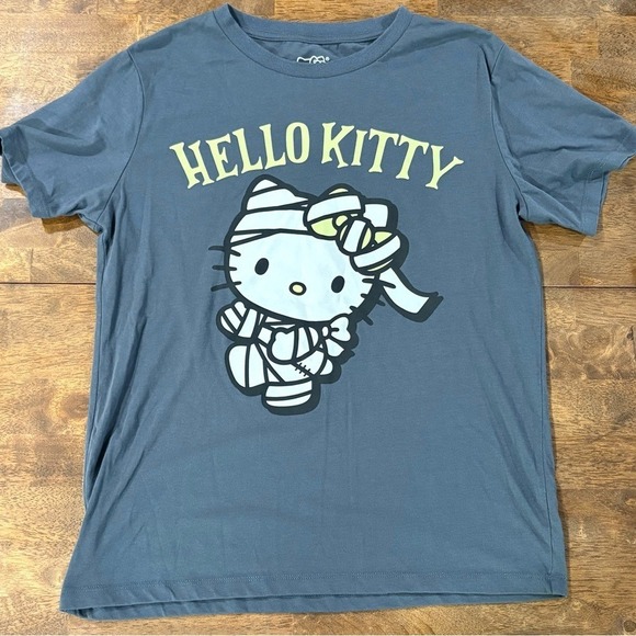 Sanrio Hello Kitty Mummy Women's Graphic T-Shirt Medium - Picture 3 of 5